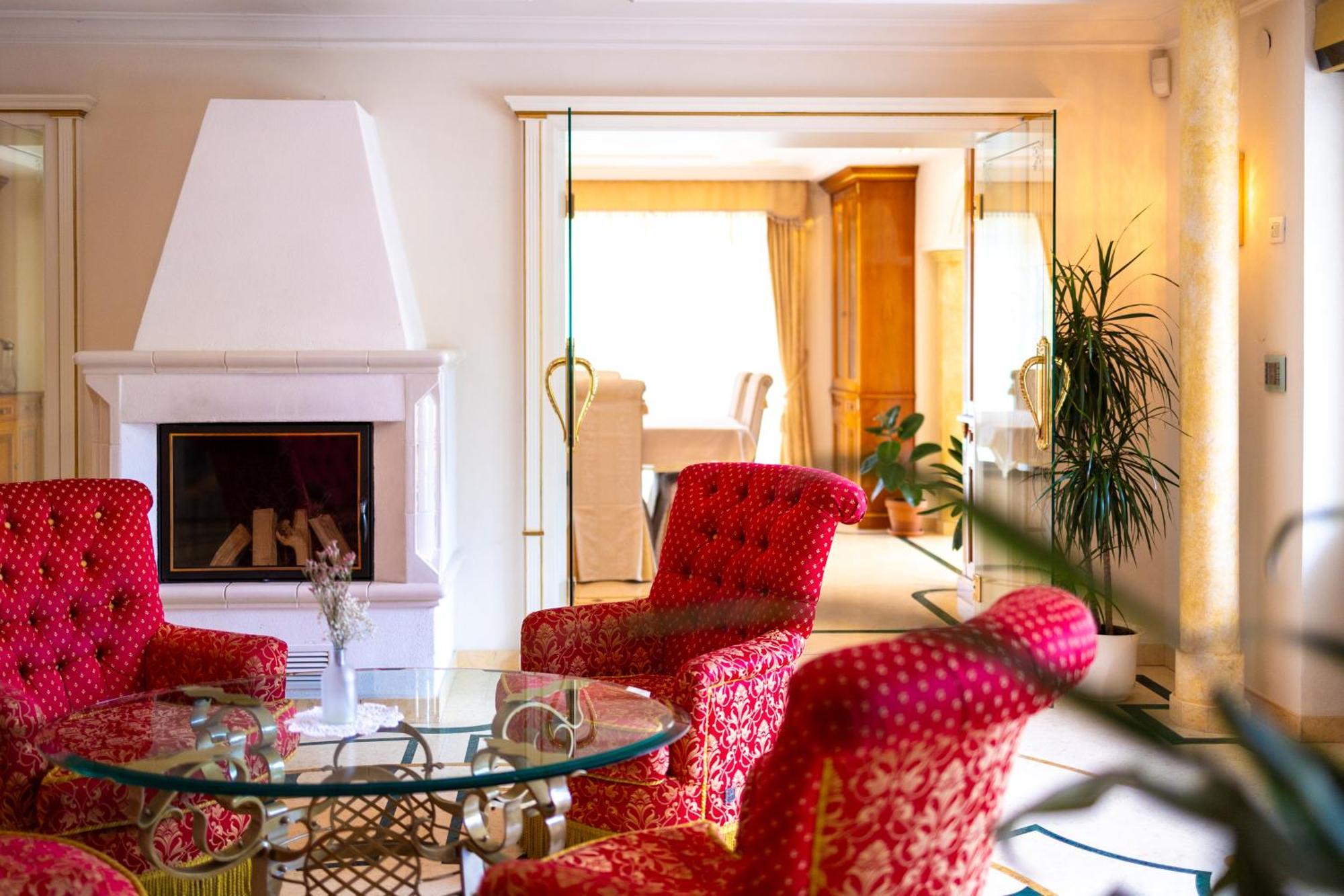 Bed & Breakfast Land-palais - Private Mountain Hideaway 5*