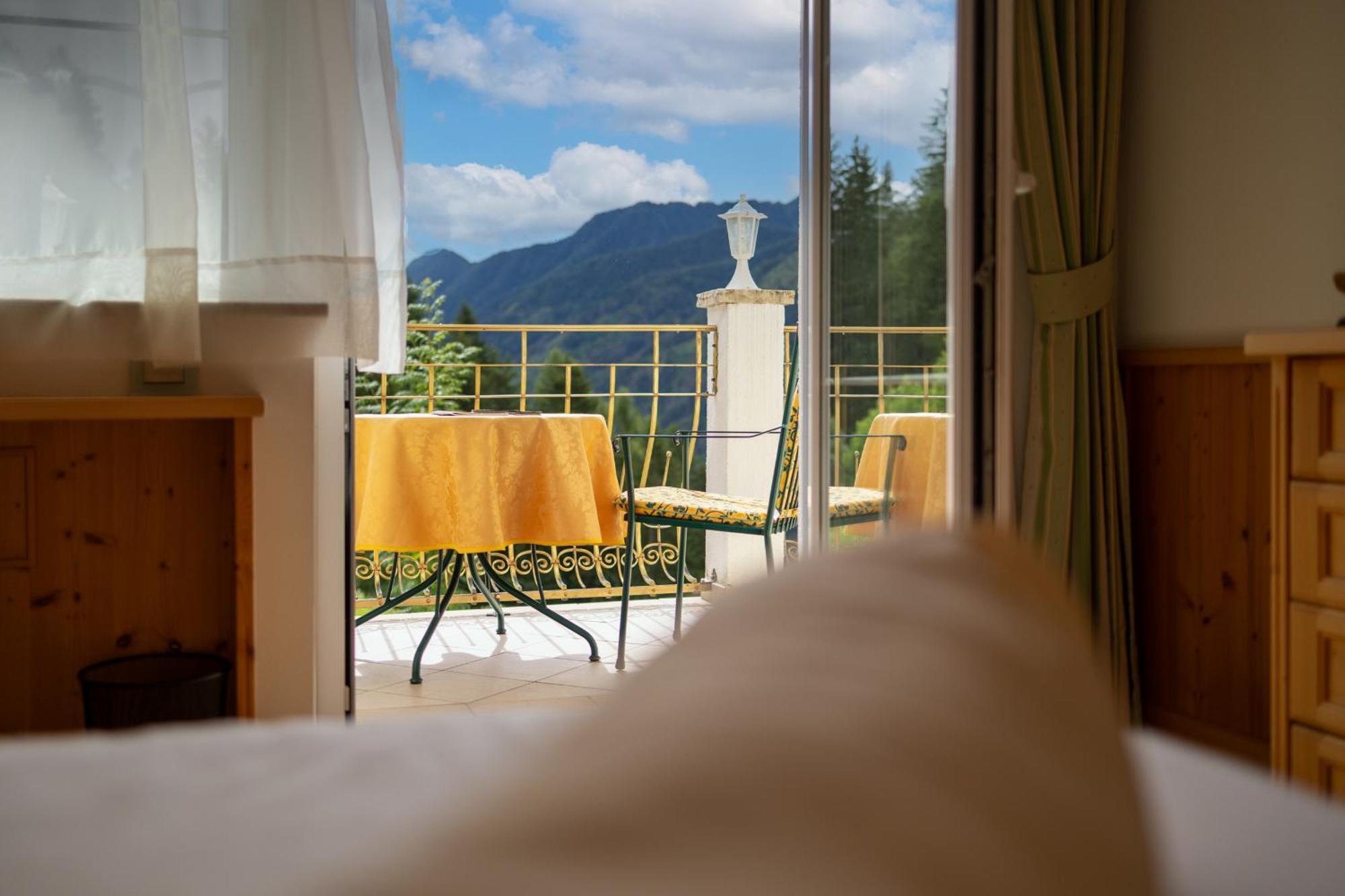 Land-palais - Private Mountain Hideaway Bed & Breakfast