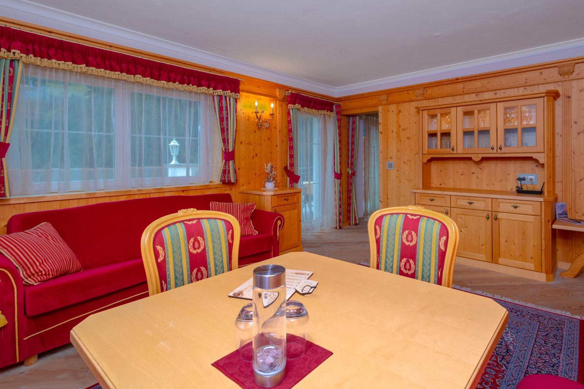 Land-palais - Private Mountain Hideaway Bed & Breakfast
