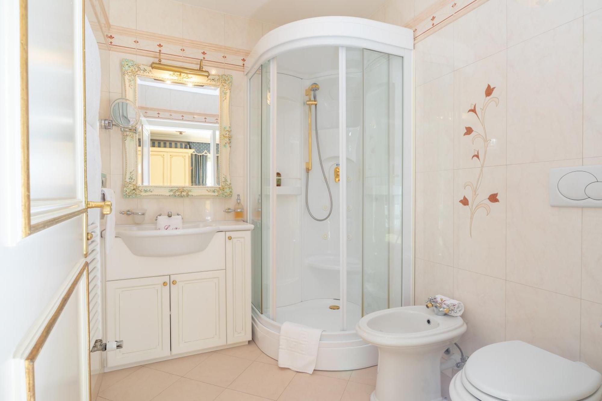 Bed & Breakfast Land-palais - Private Mountain Hideaway 5*