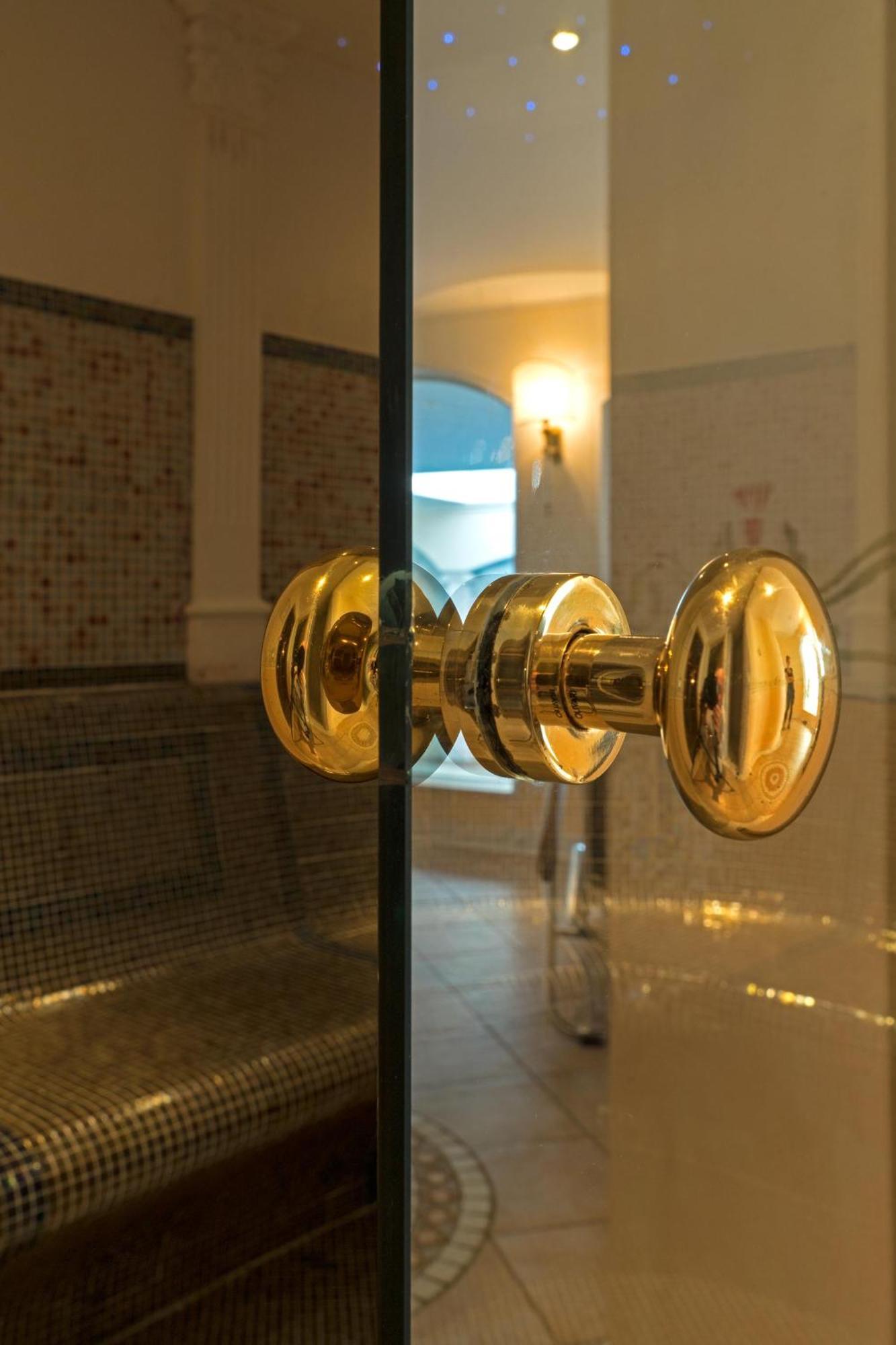 Bed & Breakfast Land-palais - Private Mountain Hideaway 5*
