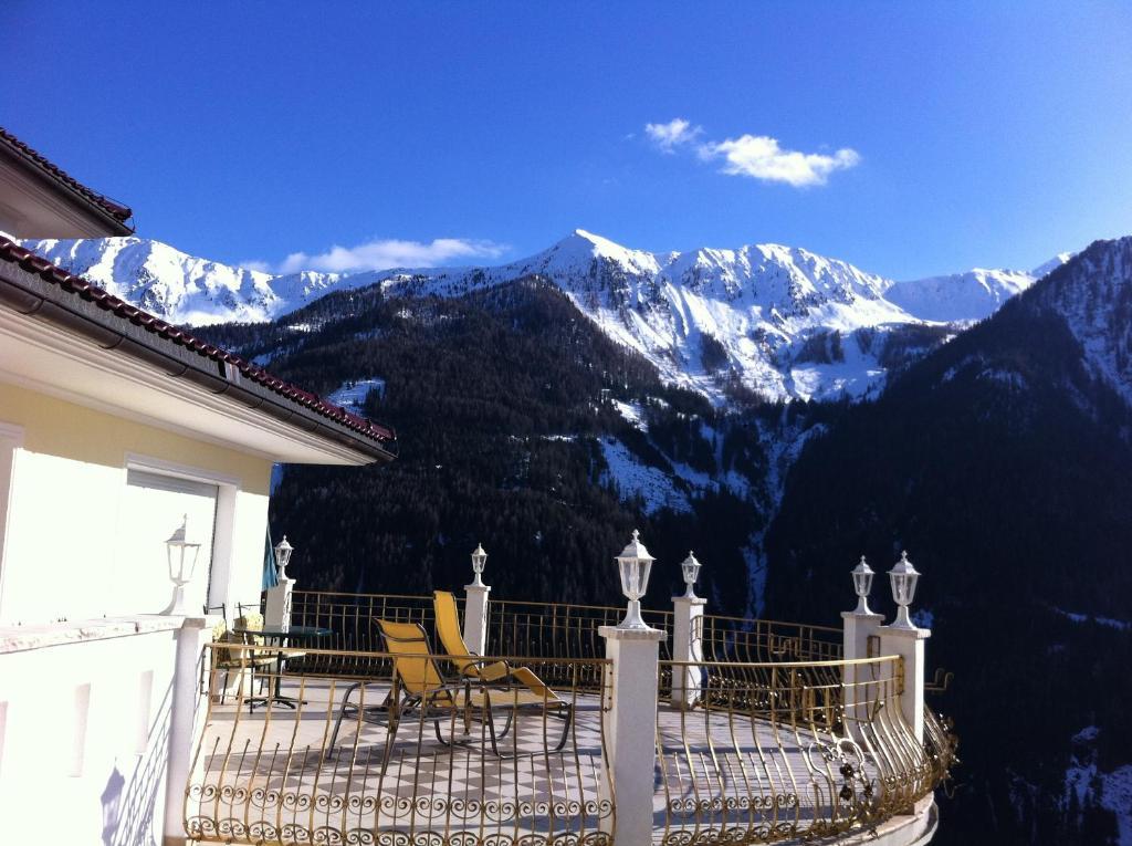 Bed & Breakfast Land-palais - Private Mountain Hideaway 5*